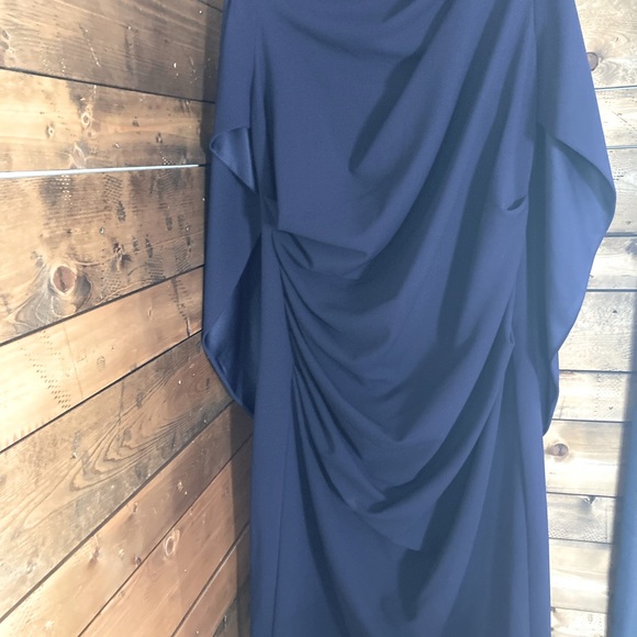 Mother of bride/groom knee length dress. - Picture 1 of 6